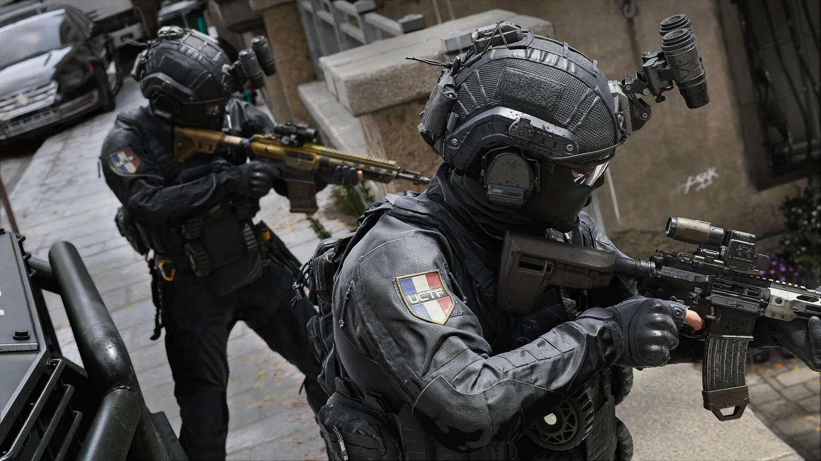 Modern Warfare 4 promotional squad advancing along a city street.